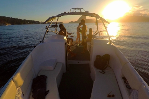 Rio de Janeiro: Private Speedboat Trip with Barbecue Rio de Janeiro: 2-Hour Private Boat Tour