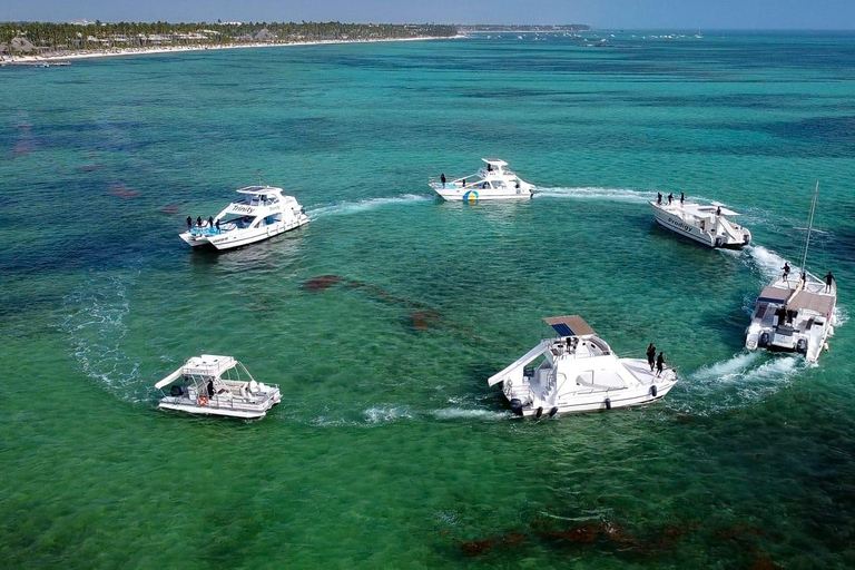 Punta Cana: Party Boat con snorkeling, alcolici e hip hopPunta Cana: festa in barca con snorkeling, alcolici e hip hop