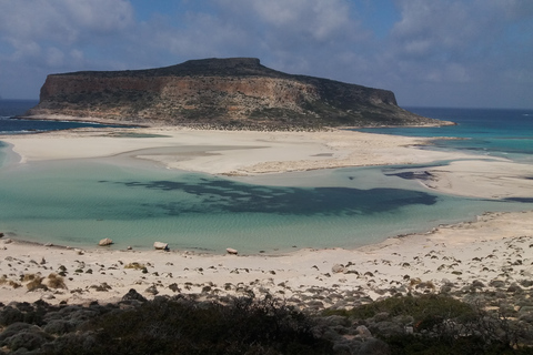 Chania: Tour di Balos e Falassarna con lettini e pranzoChania: tour di Balos e Falassarna con lettini e pranzo