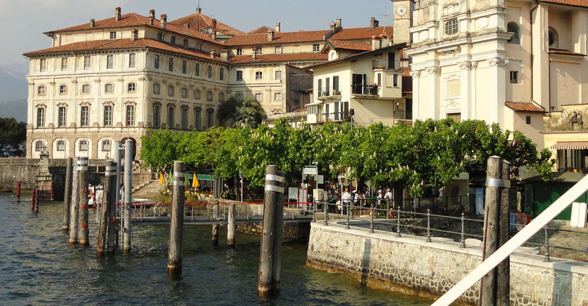 Stresa, Boat tour of the 3 Borromean Islands Free Departure - Housity