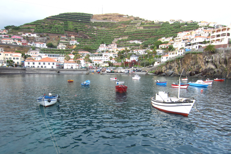 Madera: Old Roads to Calheta Tour