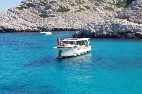 Von Marseille aus: Calanques National Park Eco Boat Cruise