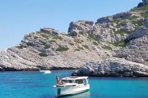 From Marseille: Calanques National Park Eco Boat Cruise
