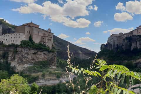 Cuenca: Guided Walking Tour Along the Riverbanks