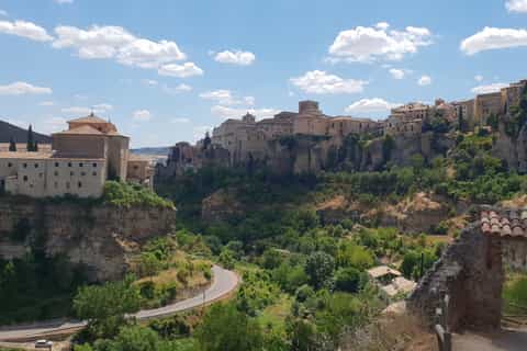 Cuenca: Guided Walking Tour Along the Riverbanks