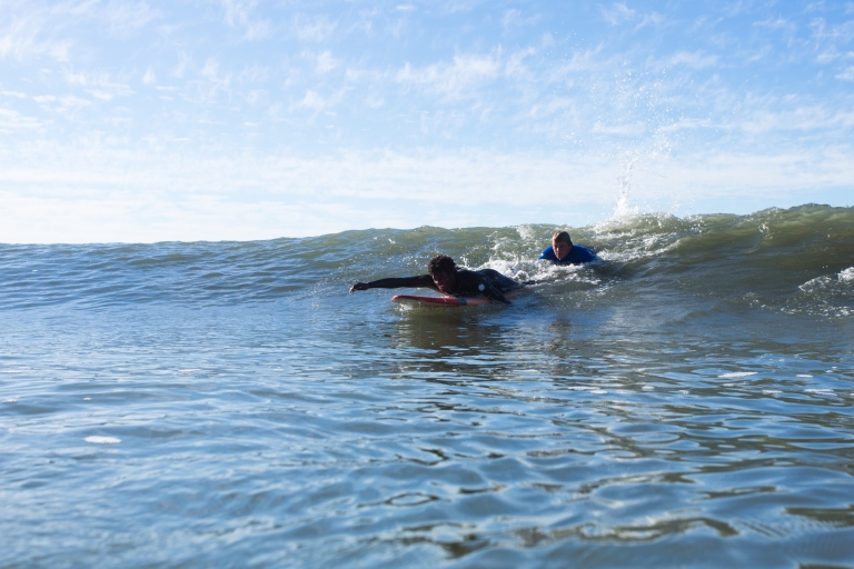 Ventura: Lección privada de surf para principiantes de 1,5 horasClase privada de surf a las 15:00