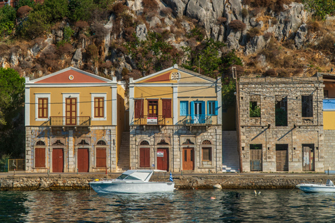 Depuis Rhodes : journée d’excursion en bateau sur l’île Symi