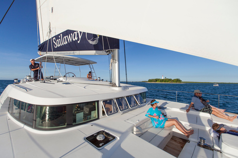 Port Douglas : Croisière sur le récif et les îles basses en catamaran de luxePort Douglas : Croisière Reef & Low Isles