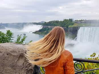 Ab Toronto: Kleingruppentour zu den Niagarafällen Ab Toronto: Kleingruppentour zu den Niagarafällen