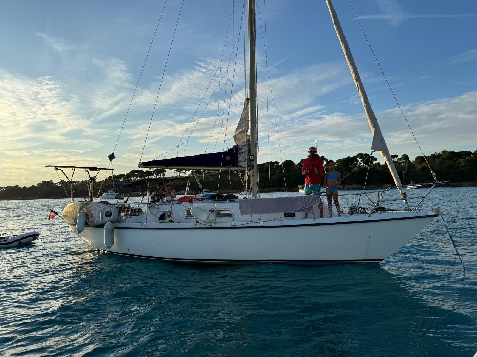 Ab Cannes: Halbtägige Tagestour mit dem Segelboot zu den Lerins-Inseln