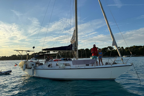 From Cannes: Half-day sailboat trip to the Lerins IslandsHalf-day sailboat trip to the Lerins islands