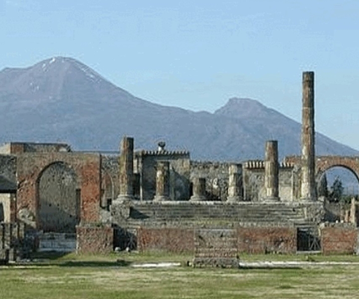 Amalfi Coast: Pompeii Guided Tour with Skip-the-Line Entry