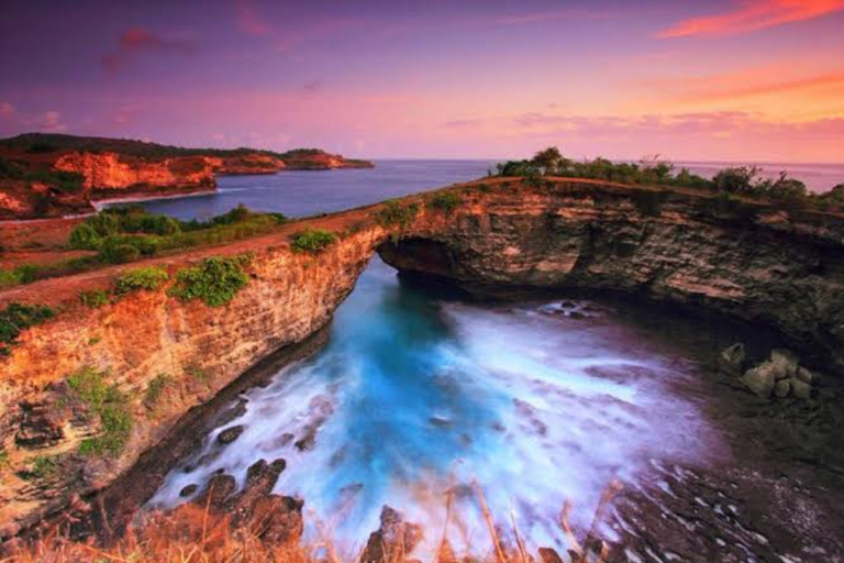 Nusa Penida: Island Sightseeing West & East Coast Day Trip Car Charter 8 Hours Explore West Coast
