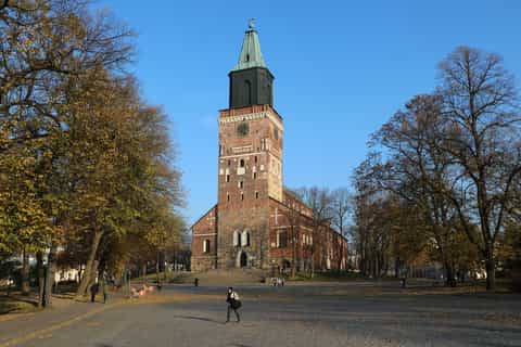 Turku: Kaupungin kohokohtien kävelykierros paikallisoppaan kanssa