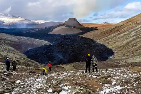 Reykjavík: Volcano Hike, Visit Grindavík and Blue Lagoon