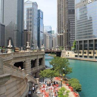 Chicago: Riverwalk Guided Walking Tour