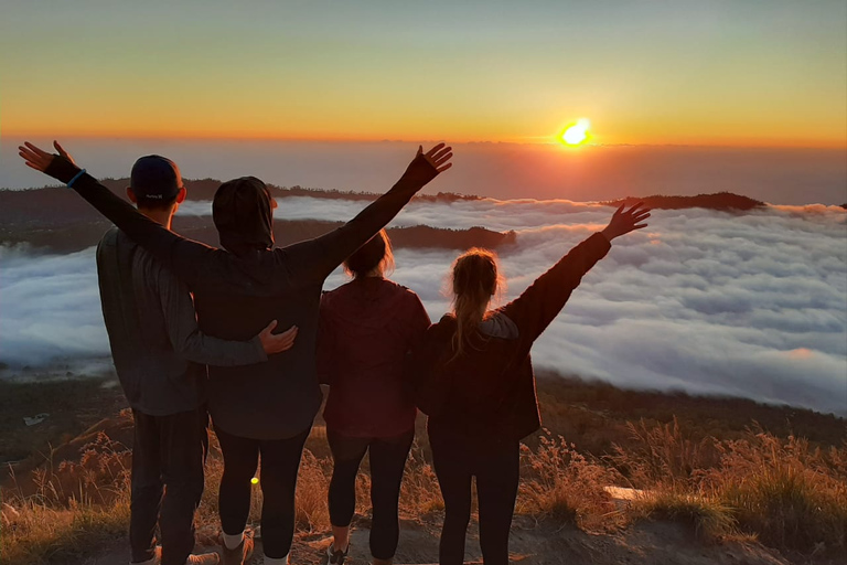 Caminhada ao nascer do sol no Monte Batur e excursão às fontes termaisPasseio com Traslados