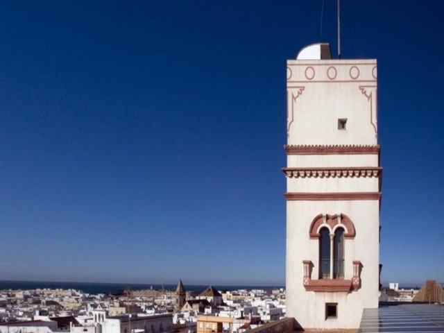 Visit Cadiz City Walking Tour to Torre Tavira and the Cathedral in Cádiz