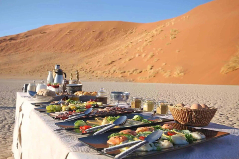 Dubaï : Montgolfière au lever du soleil sur les dunes d'ArabieDubaï : Vol en montgolfière au lever du soleil au-dessus des dunes d'Arabie