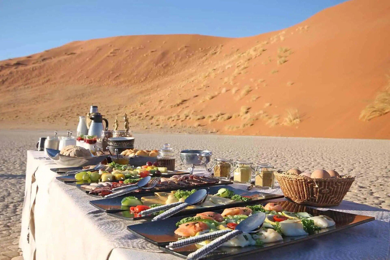 Dubaï : Montgolfière au lever du soleil sur les dunes d'ArabieDubaï : Vol en montgolfière au lever du soleil au-dessus des dunes d'Arabie