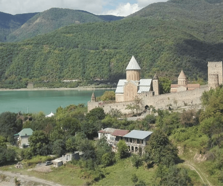 Kazbegi: Highlights Walking Tour with Local Guide