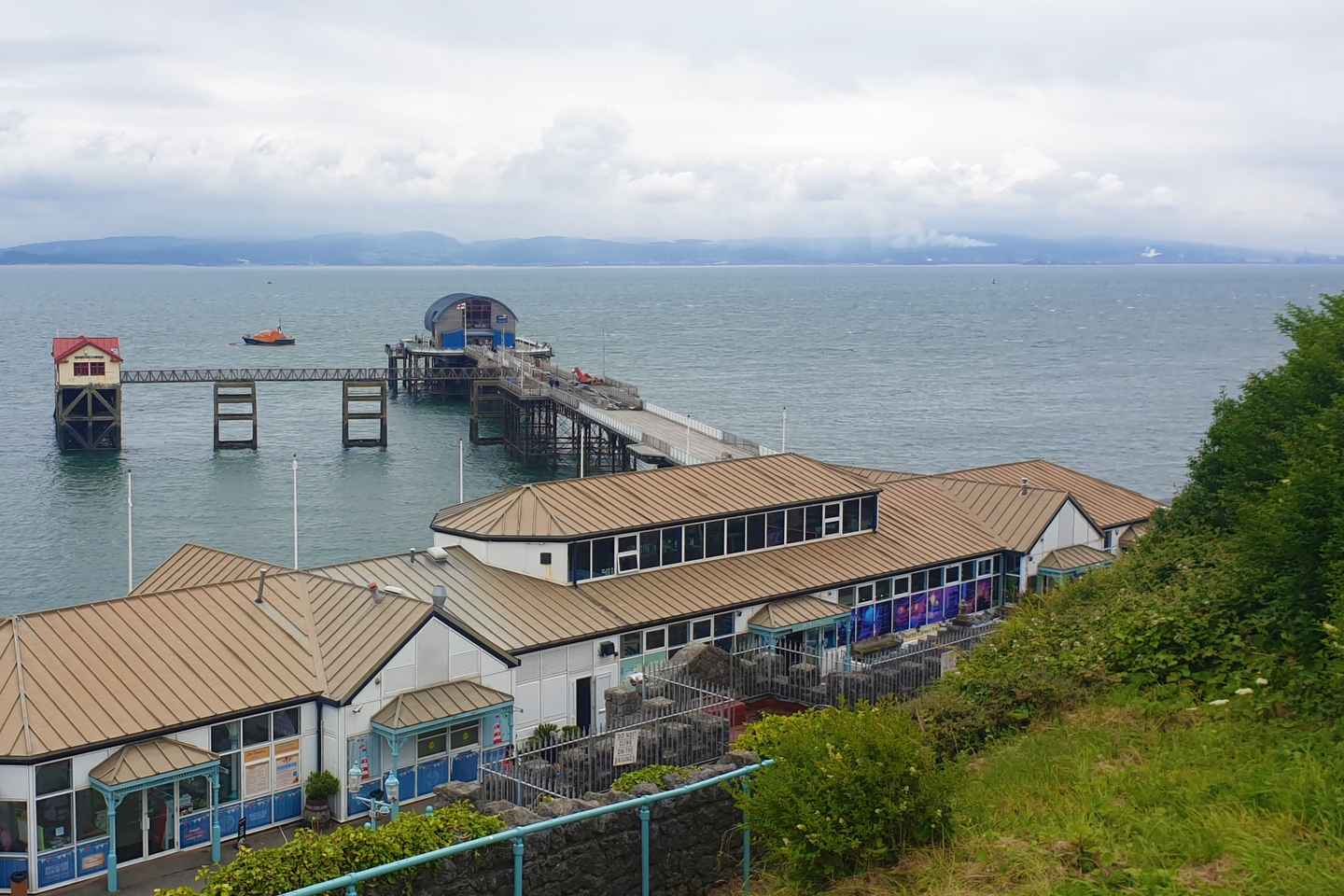 卡迪夫出发:探索芒布尔斯与高尔半岛