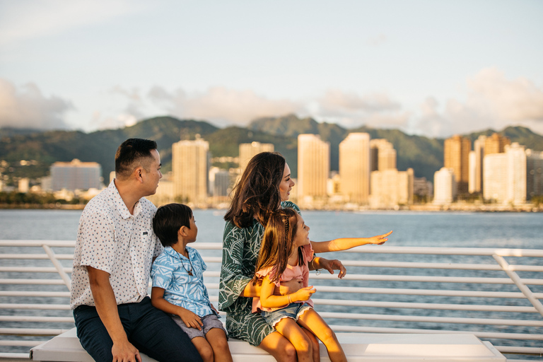 Oahu : croisière au coucher du soleil et cocktail à WaikikiOahu : croisière au coucher du soleil et cocktails à Waikiki