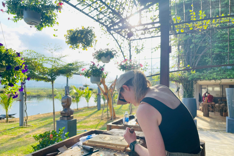 Hoi An: Clase de 3 horas de talla en madera con un artista local