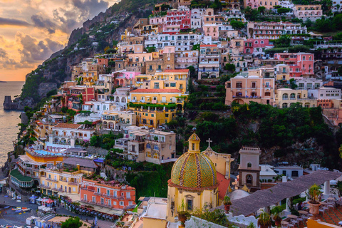 De Nápoles: Costa Amalfitana de carro e barco e Gruta EsmeraldaPasseio de barco em Amalfi