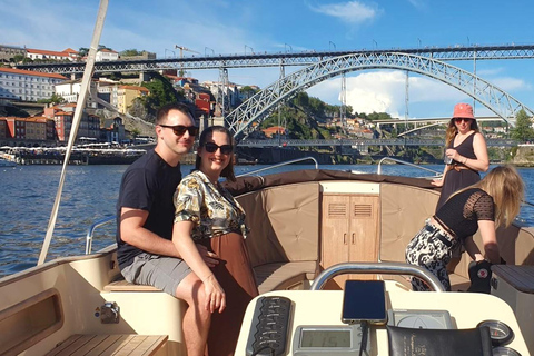 Porto: Six Bridges Douro River Cruise with DrinksShared Group Cruise