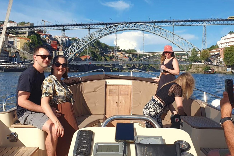 Porto: Six Bridges Douro River Cruise with DrinksShared Group Cruise