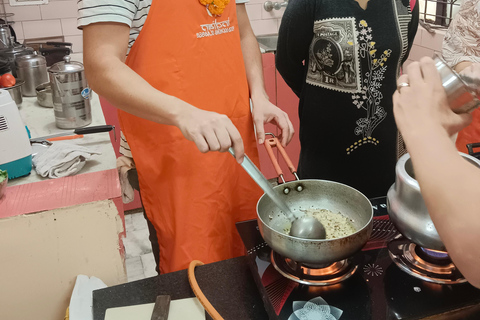 Aula de culinária indiana com mercado de vegetaisAula de culinária vegetariana e não vegetariana com mercado de vegetais