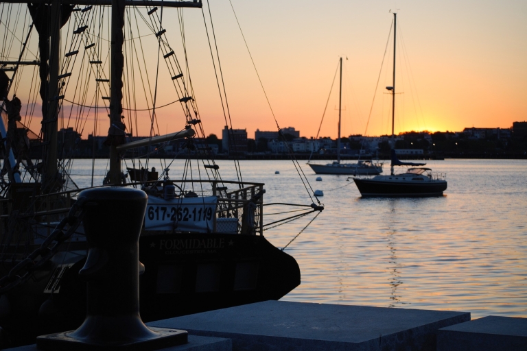 Boston: Kommentierte Skyline-Bootsfahrt bei Sonnenuntergang
