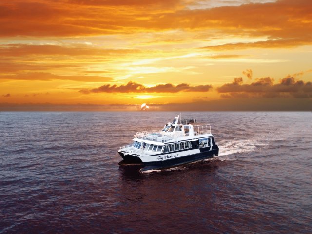 From Ma&#039;alaea: Sunset Dinner Cruise Aboard the Quicksilver