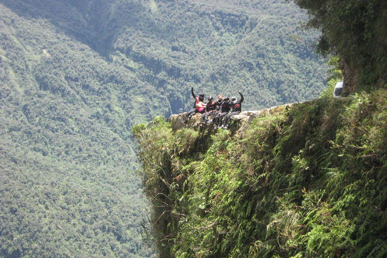 La Paz: Full-Day Death Road Mountain Bike Tour