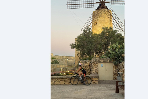 Malta: Three Cities Golden Hour E-Bike Tour