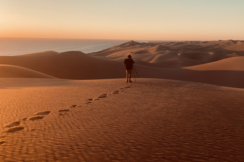 Walvis Bay: Sandwich Harbour Sunset Photography Tour