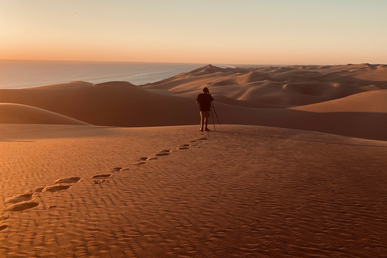 Walvis Bay: Sandwich Harbour Sunset Photography Tour