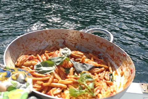 Naples: Posillipo Coast Snorkeling Cruise with Food & Drinks