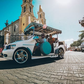 Mazatlan: City Tour in a Traditional "Pulmonia" Open-Air Car