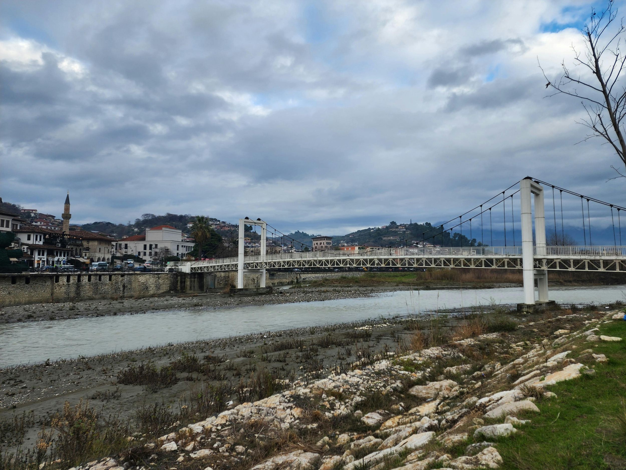 Von Tirana: Tagestour nach Berat mit dem Belshi-See