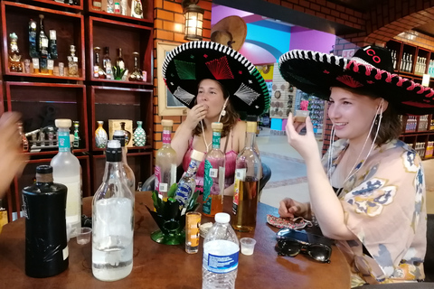 Taco Tour Cancun: stadstour, taco's, tequila, bier en winkelenOntmoetingspunt Cancun in de stad