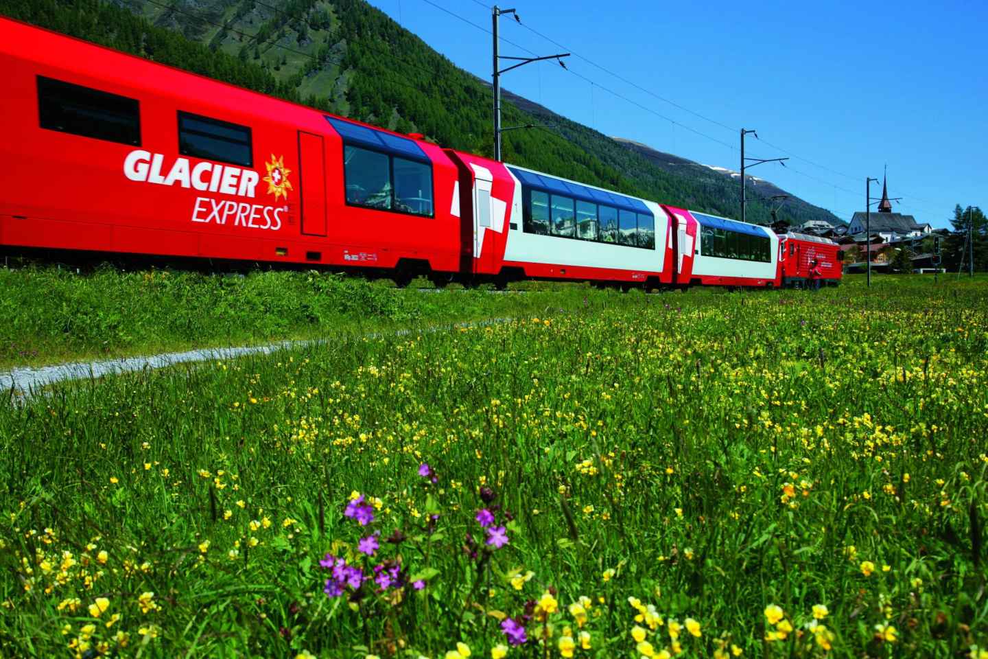 Swiss Travel Pass: Unbegrenztes Reisen mit Bahn, Bus und Schiff