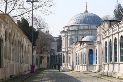 Istanbul: Dolmabahçe-Palast und Führung in ÜsküdarHalbtägige Tour am Nachmittag