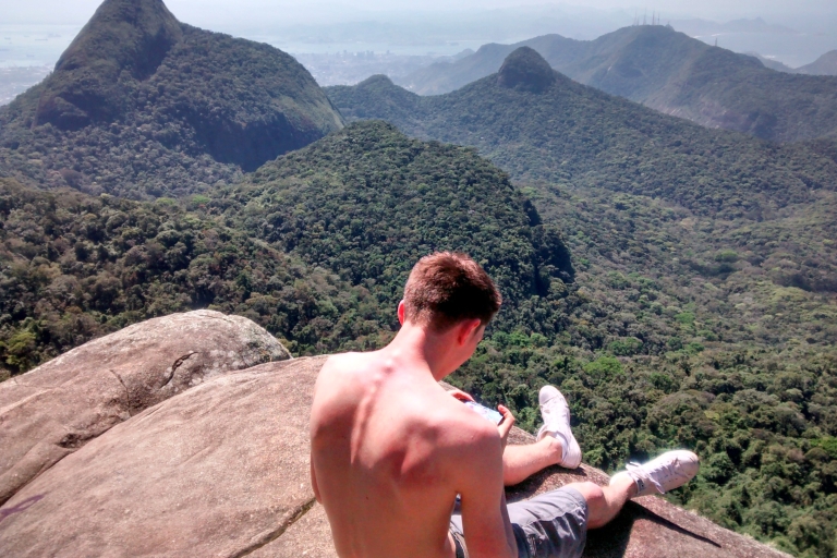 Rio de Janeiro: Dois Irmãos Hill Hike & Vidigal Favela Tour