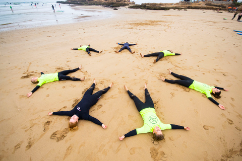 Taghazout: Curso de Surf Iniciante com Sessão e Almoço Gratuitos