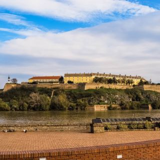 Novi Sad: City Highlights Walking Tour with Local Guide