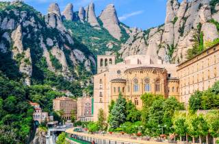 Barcelona: Montserrat Tour, Kloster & optionales Wein/Mittagessen