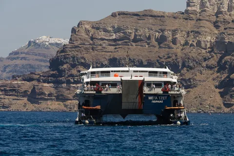 Santorin à Mykonos : billet de ferry et transfert à l'hôtel