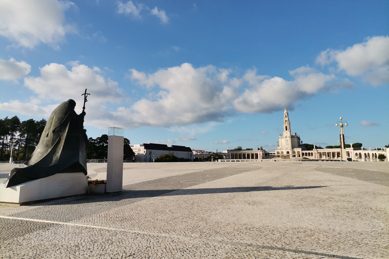 From Lisbon: Fatima, Batalha, Nazare & Obidos Private Tour